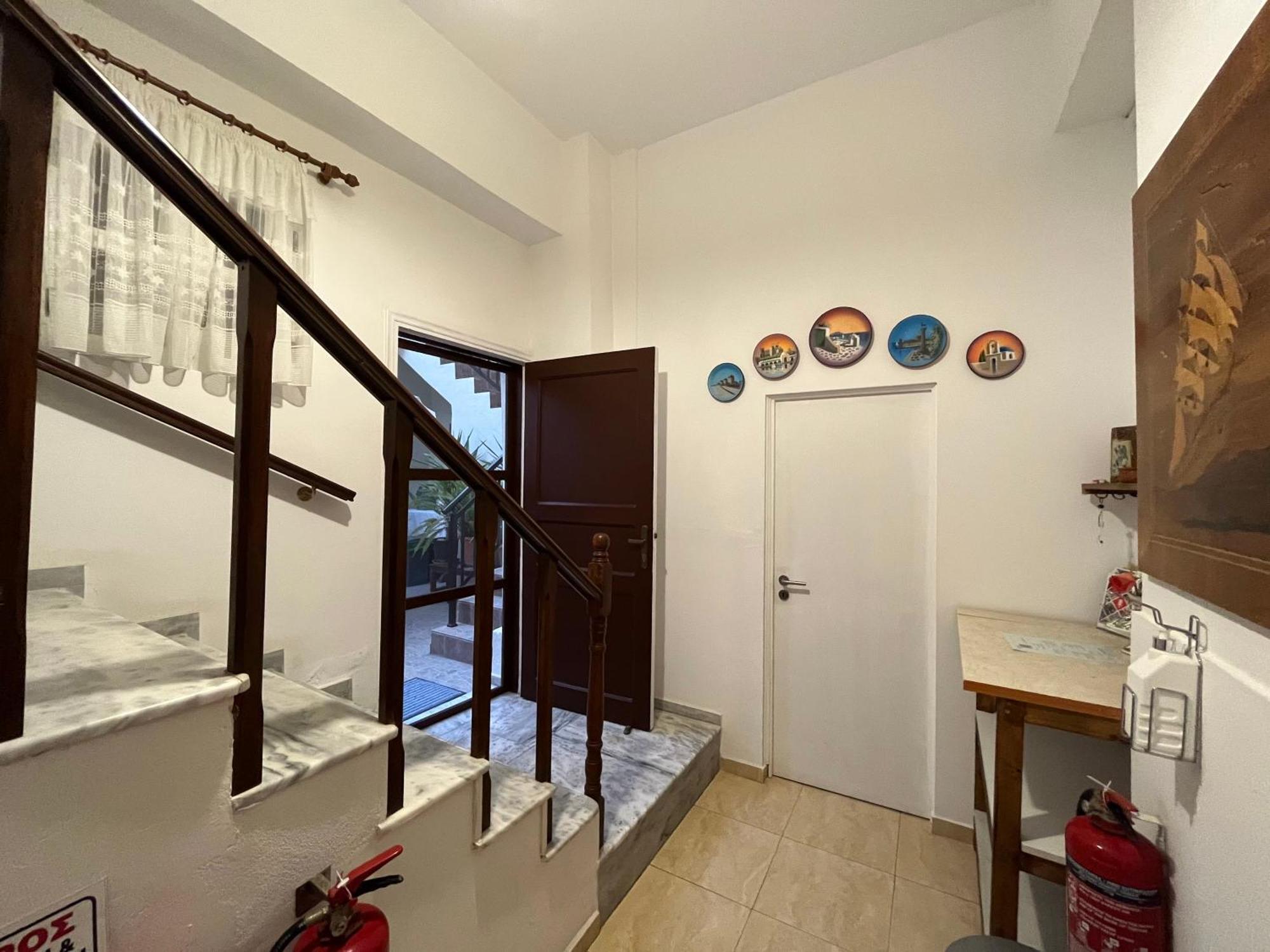Eleni Rooms Rhodes City エクステリア 写真